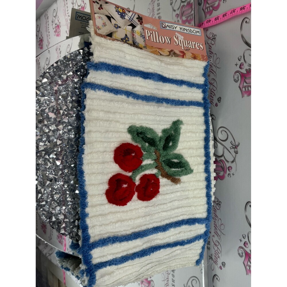 Daisy kingdom pillow square 1999 vintage Chenille Cherry Accent  Cream & Blue